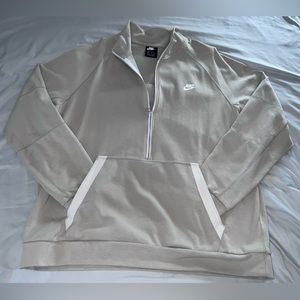 NWOT Men’s NIKE half zip track jacket. Never worn!